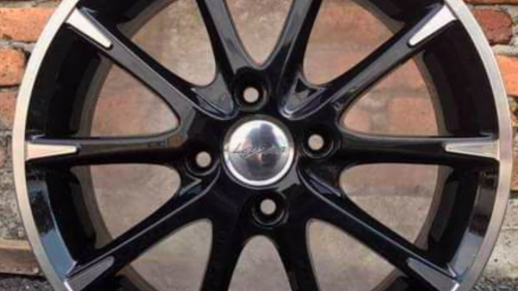 Terdapat banyak jenama rim aloi di pasaran dengan pelbagai harga