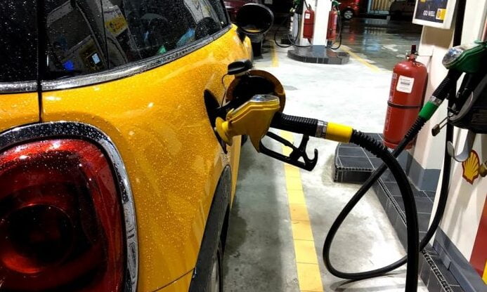 Kerajaan sentiasa akan memastikan kebajikan rakyat terjaga walau berdepan kenaikan harga minyak mentah dunia. - Foto ihsan Malay Mail