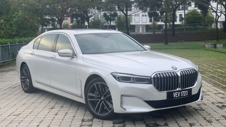 BMW 7 Series 740Le bukan sahaja memiliki bentuk yang menawan, malah dilengkapi teknologi canggih untuk keselesaan pemandu dan penumpang
