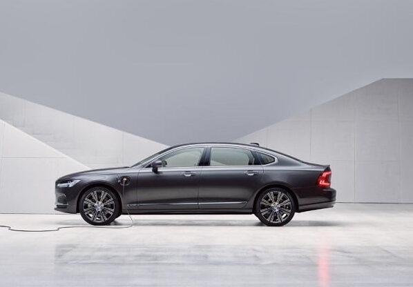 Model S90 antara yang dipanggil semula di Amerika Syarikat (AS) untuk proses penukaran fius 15A