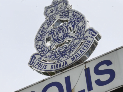 Siasatan polis percaya kereta jenis Proton Wira cuba mengelak daripada melanggar seekor binatang melintas sebelum bertembung dengan sebuah motosikal