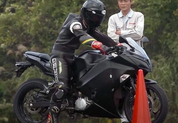 Kawasaki EV Endeavor merupakan prototaip motosikal elektrik pertama keluaran Kawasaki. - Foto fail ihsan Kawasaki