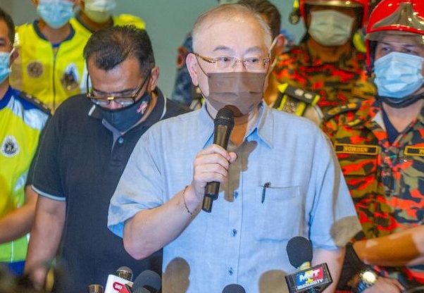 Menteri Pengangkutan Datuk Seri Wee Ka Siong berkata, tiada bukti kemalangan berpunca kerana faktor usia tua. - Foto oleh Shafwan Zaidon