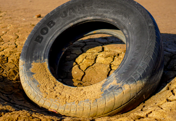Tayar yang sudah haus atau 'botak' mengundang risiko kemalangan