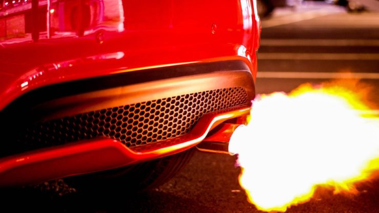 Penukaran ekzos kenderaan merupakan antara modified yang sering dilakukan kebanyakan peminat automotif. - Foto ihsan Unsplash/Oscar Sutton