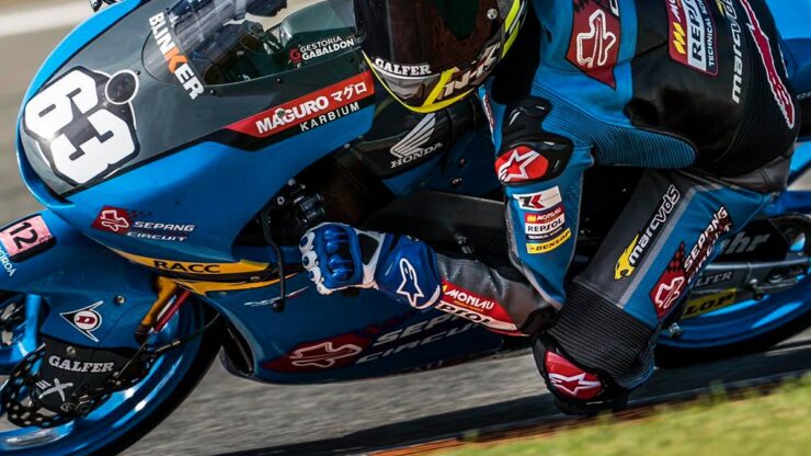 Pelumba muda negara, Damok berjaya membuktikan dirinya juga sehebat atlet lain dalam sukan permotoran. - Foto ihsan Facebook/Damok