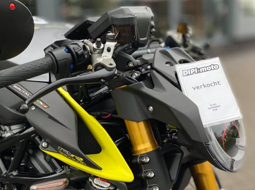 210611-mv-agusta-brutale-v002.jpg