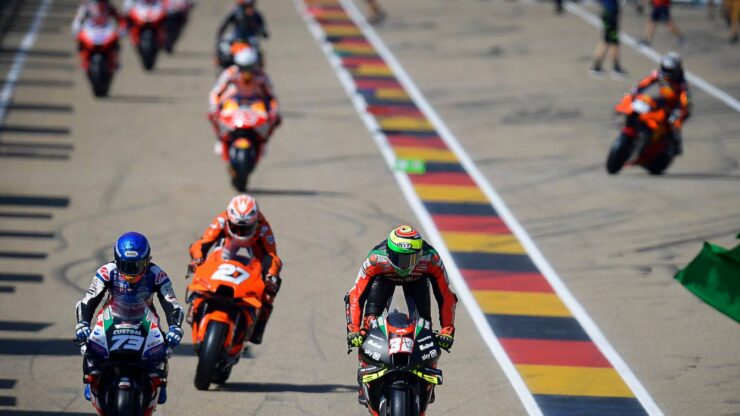 Perlumbaan MotoGP mempunyai jutaan peminat di seluruh dunia. - Foto ihsan Facebook/MotoGP