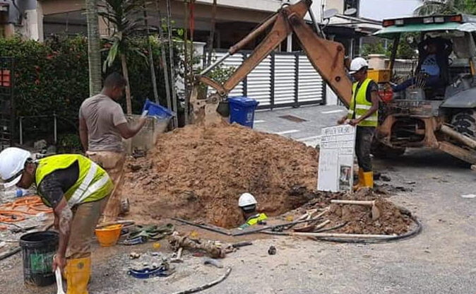 'Backhoe' memudahkan manusia melakukan kerja pembinaan