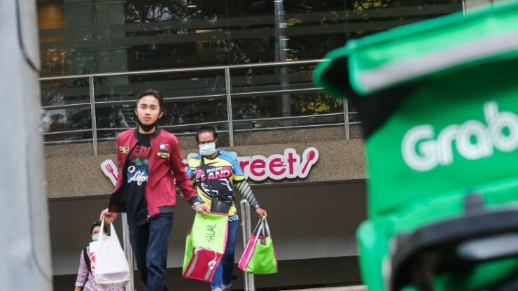 Hargai jasa pekerja p-hailing yang berdepan risiko tinggi setiap hari. - Foto oleh Sayuti Zainudin