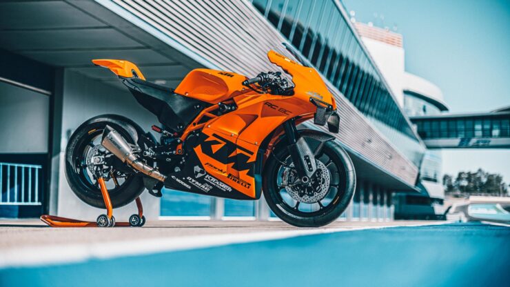 ktm rc 8c 2021 01