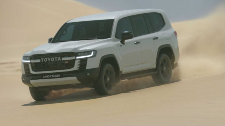 toyota land cruiser 2021 01
