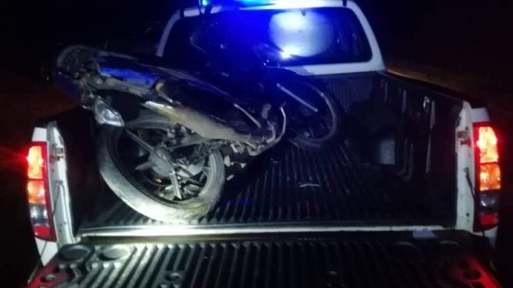 Polis masih mengesan kenderaan melanggar motosikal dinaiki kedua mangsa. - Foto ihsan Sarikei Virals