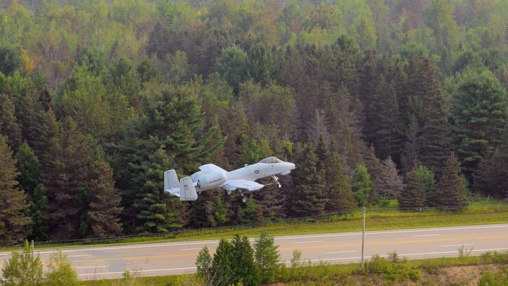 a-10 thunderbolt landing 01