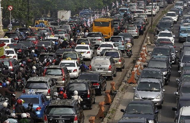 HSR Jakarta - Bandung dijangka mampu mengurangkan kesesakan lalu lintas dan memendekkan masa perjalanan di antara kedua-dua bandar. - Foto ihsan Malay Mail