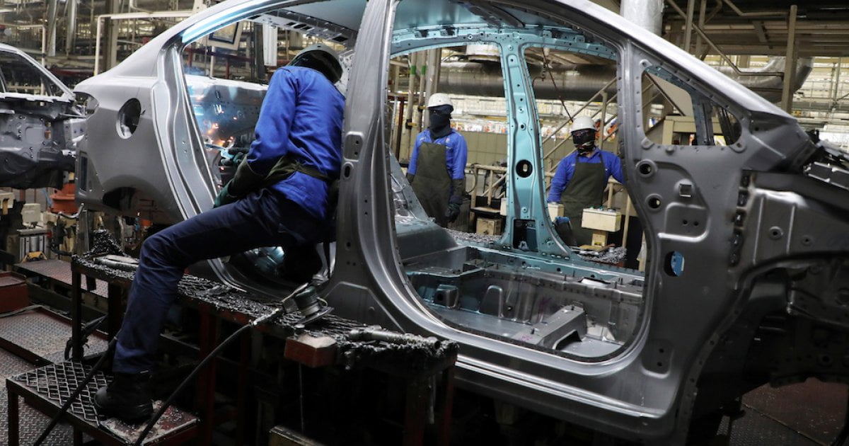 Sektor automotif sedikit terganggu sebelum ini akibat pandemik Covid-19. - Foto ihsan Malay Mail