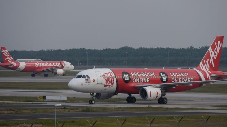 AirAsia antara syarikat penerbangan yang terus berusaha memberi perkhidmatan terbaik walau dunia berdepan pandemik Covid-19. - Foto ihsan Malay Mail