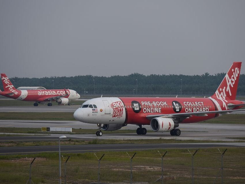 AirAsia antara syarikat penerbangan yang terus berusaha memberi perkhidmatan terbaik walau dunia berdepan pandemik Covid-19. - Foto ihsan Malay Mail