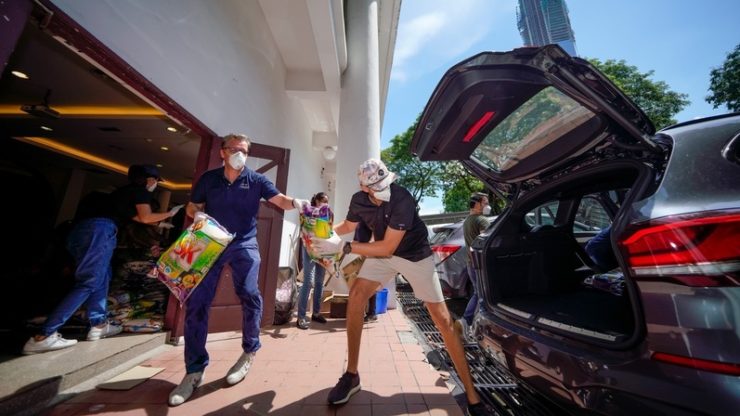 bmw group malaysia food relief 08