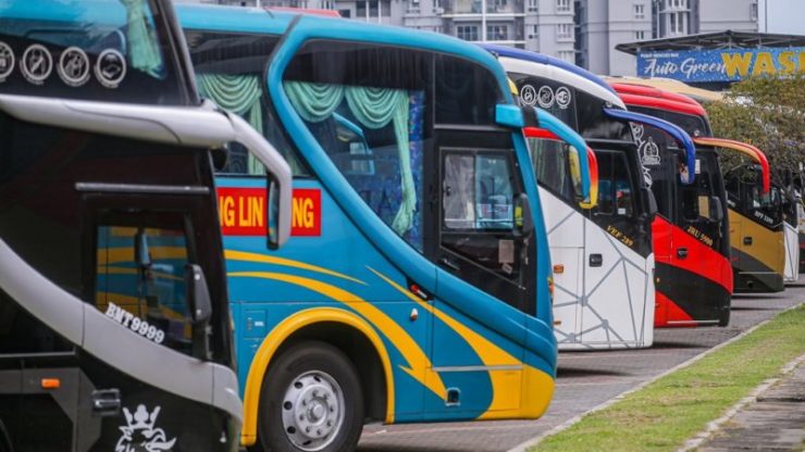 Pandemik Covid-19 membadai negara turut menjejaskan industri pengangkutan. - Foto ihsan Malay Mail