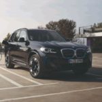 Penggunaan kereta elektrik (EV) diyakini mampu menjaga alam sekitar. - Foto ihsan BMW