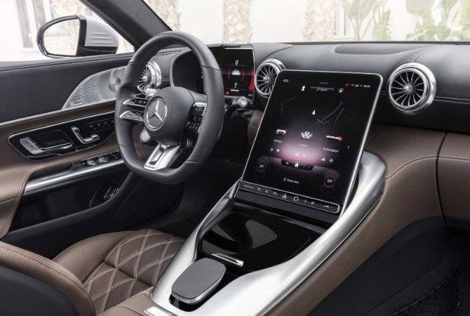 Persoalan mengenai kuasa beli kenderaan elektrik (EV) dalam kalangan pengguna berpendapatan rendah dan sederhana terus jadi persoalan. - Foto ihsan Mercedes-Benz