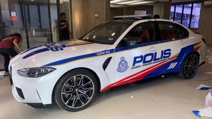 Bekas perdana menteri masih layak menerima perkhidmatan pengiring trafik dan keselamatan polis. - Foto ihsan PDRM