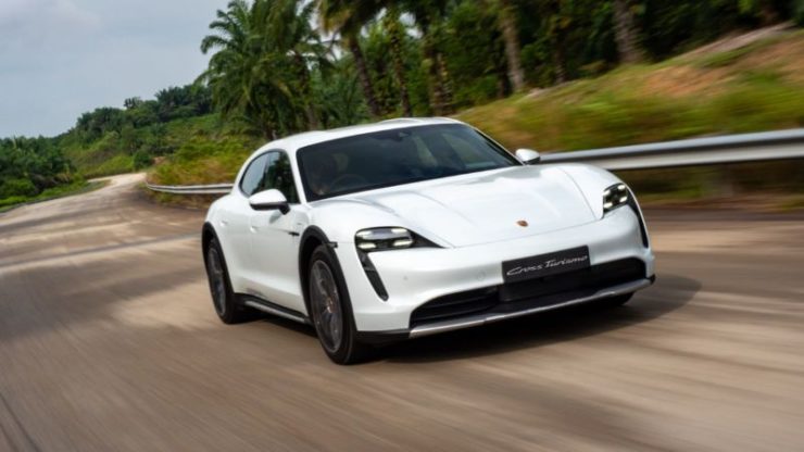 porsche taycan cross turismo 02