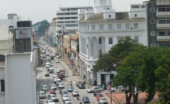 Ipoh antara lokasi tumpuan sekaligus menyebabkan berlaku pertambahan bilangan kenderaan. - Foto ihsan Wikipedia