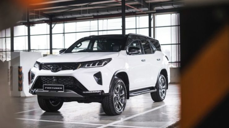 toyota fortuner 2021 02
