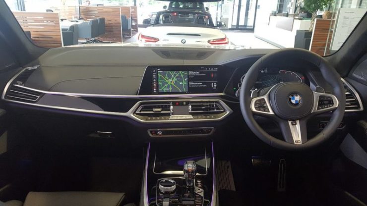 Reka bentuk dalaman BMW X7. - Foto ihsan Wikipedia