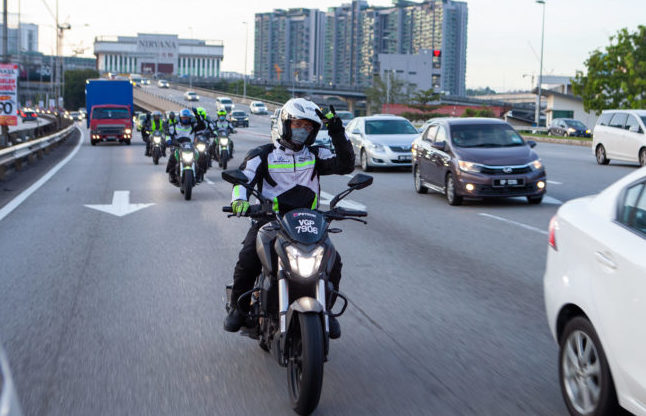 Konvoi anjuran Modenas dan Petron disertai lebih 10 peserta. - Foto ihsan Facebook/Modenas