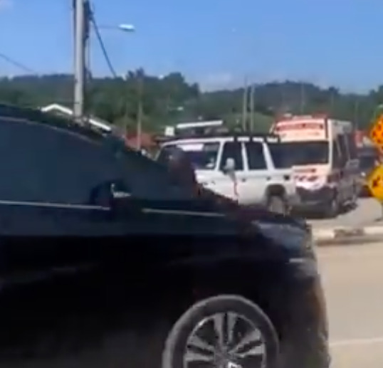 Tular di media sosial konvoi disertai Perdana Menteri Datuk Seri Ismail Sabri Yaakob. - Foto ihsan tangkap layar Twitter/Majoriti