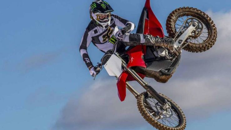 Varg dikatakan amat ringan berbanding motocross biasa. - Foto ihsan Stark Future