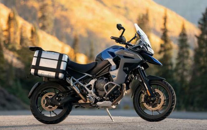 Triumph 1200 2022 GT Explorer bukan sahaja mempunyai rekaan menawan malah, enjinnya juga cukup berkuasa. - Foto ihsan Triumph