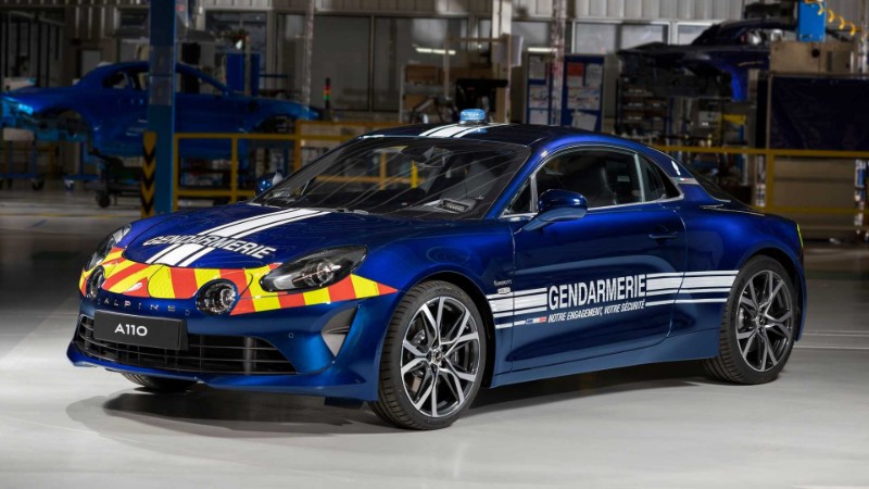 alpine a110 polis perancis 01