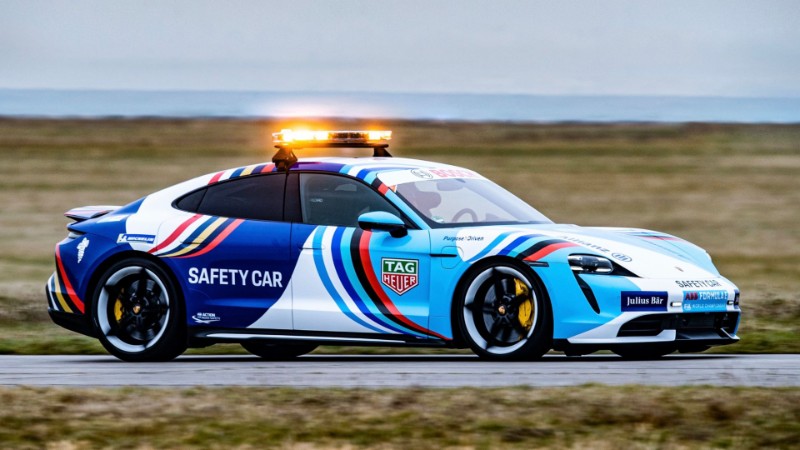 porsche taycan turbo s formula e 02