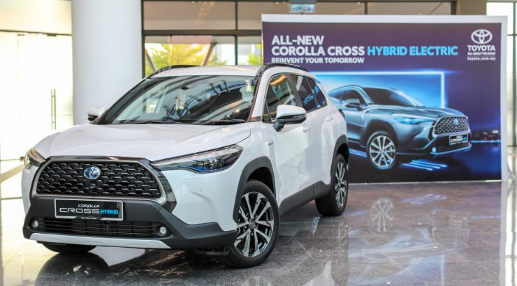 toyota corolla cross hybrid showroom 2022 23