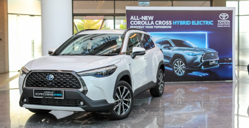 toyota corolla cross hybrid showroom 2022 23