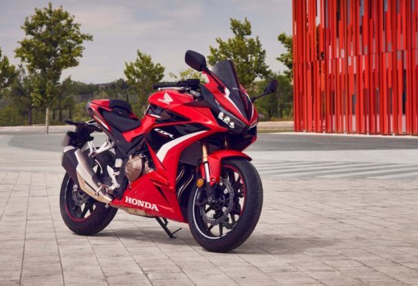 Honda CBR500R 2022 kelihatan lebih 'garang' dengan sistem suspensi lebih baik daripada Showa. - Foto ihsan Honda