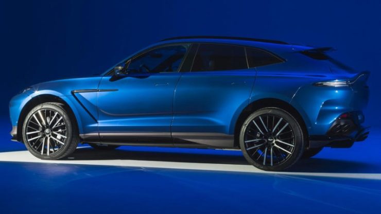 aston martin dbx 707 12