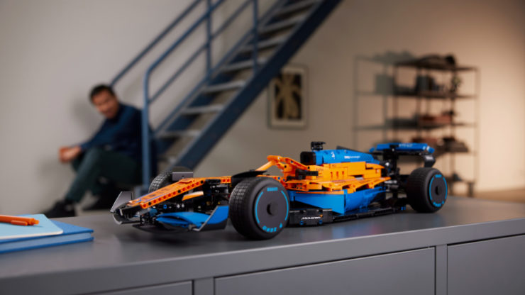 lego technic mclaren f1 2022 01