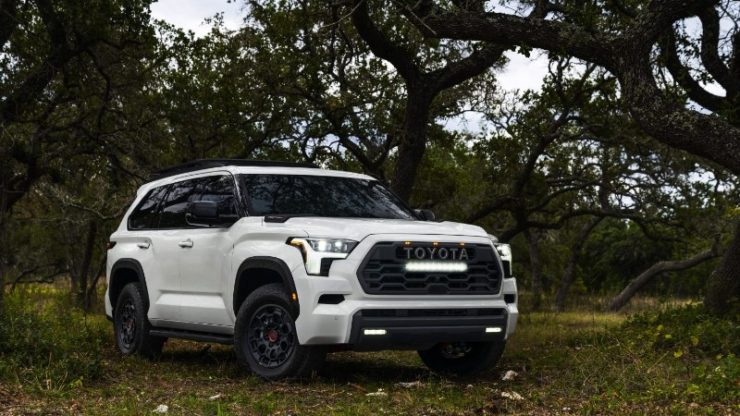 toyota sequoia 2022 06