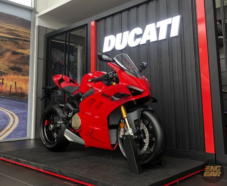 ducati panigale v4s 2022 01
