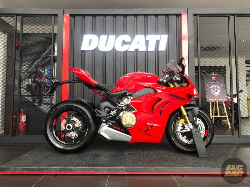 ducati panigale v4s 2022 14