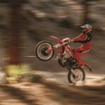 30897_Enduro _ EC 350F _ 2023 _ Action