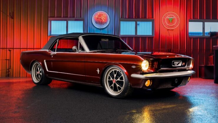 Ford Mustang Convertible Caged 01