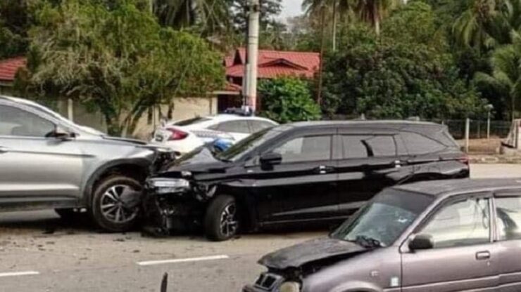 perodua alza kemalangan 01