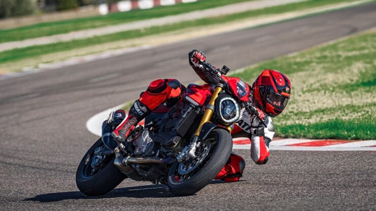 MY23_Ducati_Monster_SP _77__UC426722_Mid