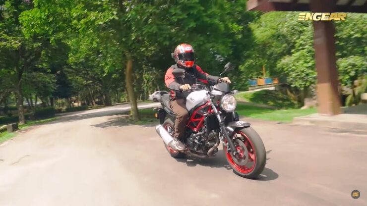 Suzuki SV650 review 08